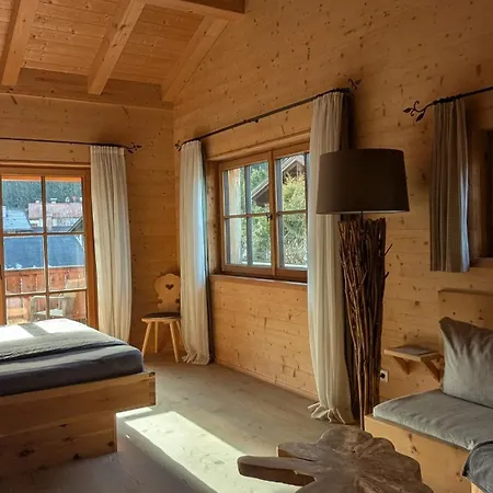 Kleines Zirbelhotel - üf