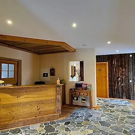 Kleines Zirbelhotel - Uef מלון
